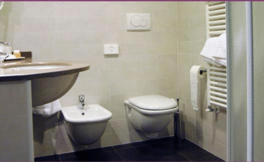 Hotel Del Brembo Osio Sotto Bagian luar foto